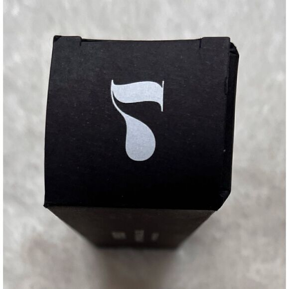 NIB VERSO Skincare Verso Super Facial Oil with Retinol 8, 1 fl. oz. - Picture 12 of 13